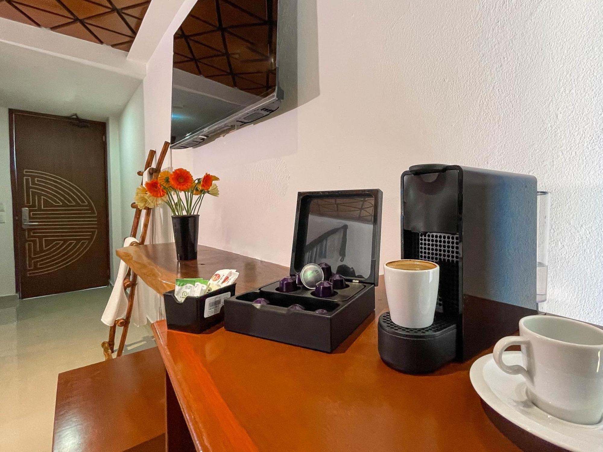 Akuazul Resorts Adults Only Cancún Exteriör bild